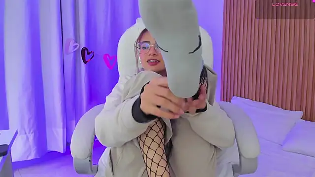 Snapshot of sophiecherry_ chatting on 03-07-25, 05:51 sophiecherry online show from 03-07-25, 05:51