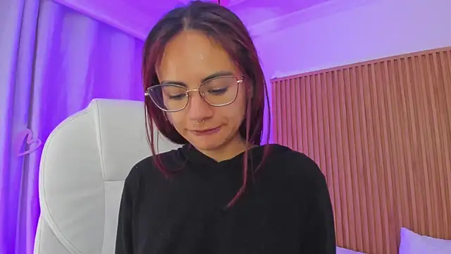 Snapshot of sophiecherry_ chatting on 03-15-25, 09:19 sophiecherry online show from 03-15-25, 09:19