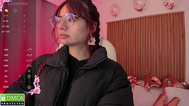 Snapshot of sophiecherry_ chatting on 10-08-25, 06:22 sophiecherry online show from 10-08-25, 06:22