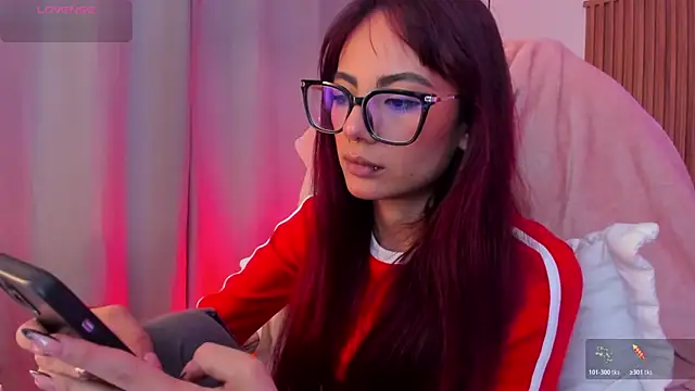 Snapshot of sophiecherry_ chatting on 11-07-25, 10:10 sophiecherry online show from 11-07-25, 10:10