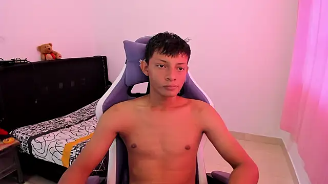 Snapshot of Annie_Dani420 chatting on 12-02-24, 03:14 Annie Dani420 online show from 12-02-24, 03:14