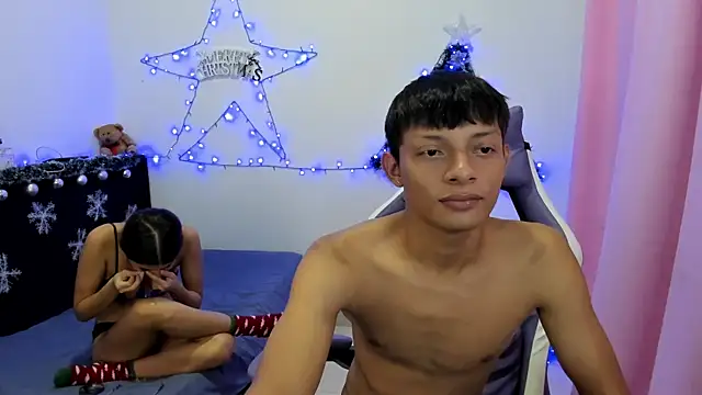 Snapshot of Annie_Dani420 chatting on 12-23-24, 02:13 Annie Dani420 online show from 12-23-24, 02:13