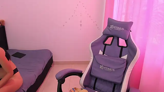 Snapshot of Annie_Dani420 chatting on 01-22-25, 03:29 Annie Dani420 online show from 01-22-25, 03:29