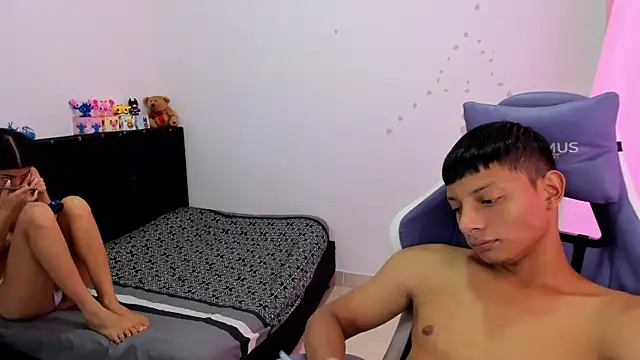 Snapshot of Annie_Dani420 chatting on 01-23-25, 09:39 Annie Dani420 online show from 01-23-25, 09:39