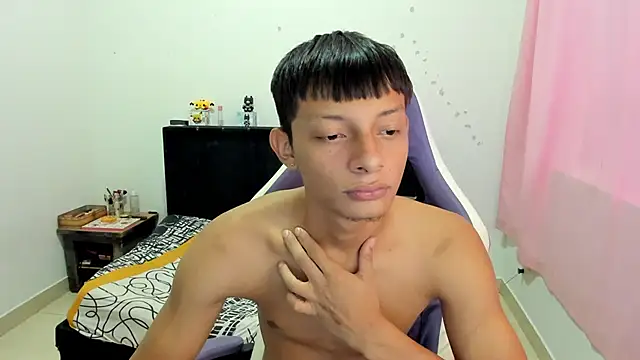 Snapshot of Annie_Dani420 chatting on 02-13-25, 11:04 Annie Dani420 online show from 02-13-25, 11:04