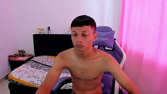 Snapshot of Annie_Dani420 chatting on 03-14-25, 07:44 Annie Dani420 online show from 03-14-25, 07:44