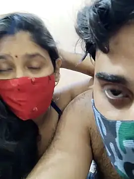 Snapshot of IND_COUPLE1 chatting on 12-18-24, 03:11 IND COUPLE1 online show from 12-18-24, 03:11