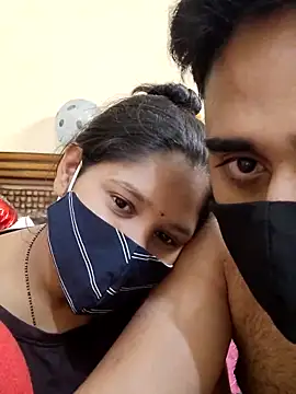 Snapshot of IND_COUPLE1 chatting on 02-14-25, 04:09 IND COUPLE1 online show from 02-14-25, 04:09