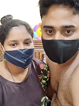 Snapshot of IND_COUPLE1 chatting on 02-15-25, 05:17 IND COUPLE1 online show from 02-15-25, 05:17