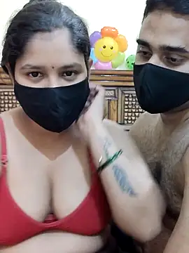 Snapshot of IND_COUPLE1 chatting on 02-28-25, 01:03 IND COUPLE1 online show from 02-28-25, 01:03