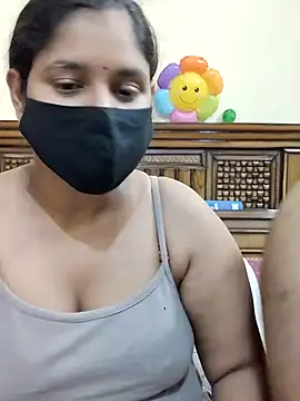 Snapshot of IND_COUPLE1 chatting on 03-01-25, 11:37 IND COUPLE1 online show from 03-01-25, 11:37