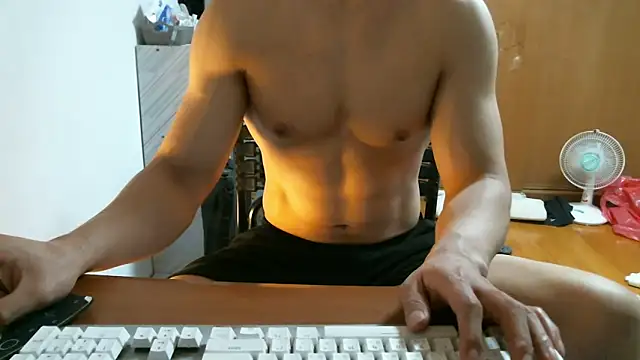 Snapshot of Stellan_0412 chatting on 05-09-26, 04:56 Stellan 0412 online show from 05-09-26, 04:56