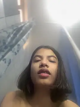 Snapshot of LiaOrtiz69 chatting on 03-11-25, 03:02 LiaOrtiz69 online show from 03-11-25, 03:02