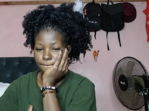 TrishaKalid online show from 01-31-25, 08:43