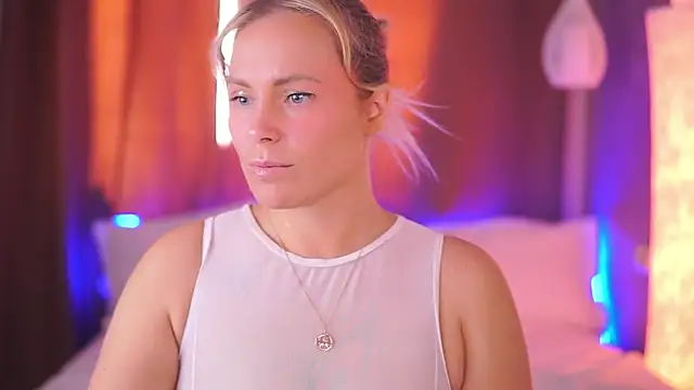 Snapshot of Charming_Daphny chatting on 09-14-25, 06:01 Charming Daphny online show from 09-14-25, 06:01