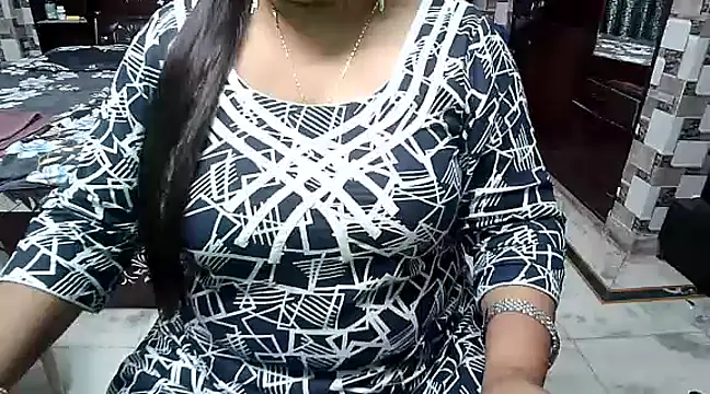 kiranpreet85 online show from 01-30-25, 05:28