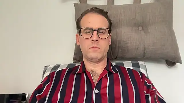 Snapshot of StarrMan99 chatting on 12-24-24, 02:01 StarrMan99 online show from 12-24-24, 02:01