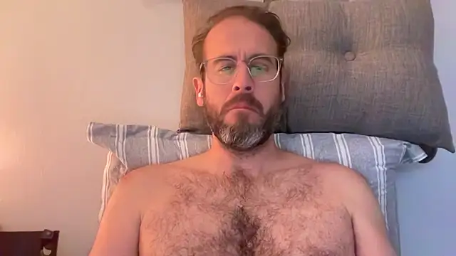 Snapshot of StarrMan99 chatting on 09-10-25, 06:30 StarrMan99 online show from 09-10-25, 06:30