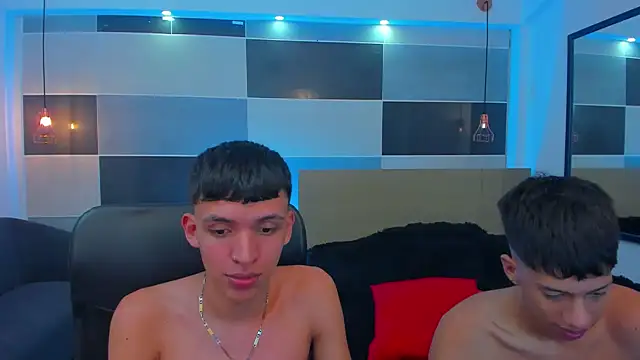 Snapshot of Juan_Nd_Steven chatting on 02-05-25, 07:18 Juan Nd Steven online show from 02-05-25, 07:18