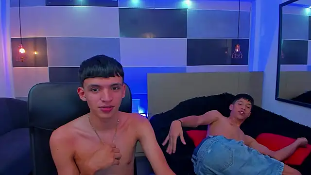 Snapshot of Juan_Nd_Steven chatting on 02-18-25, 07:43 Juan Nd Steven online show from 02-18-25, 07:43