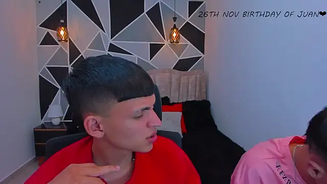 Snapshot of Juan_Nd_Steven chatting on 11-21-25, 02:54 Juan Nd Steven online show from 11-21-25, 02:54
