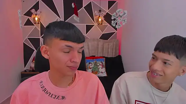 Snapshot of Juan_Nd_Steven chatting on 12-04-25, 04:11 Juan Nd Steven online show from 12-04-25, 04:11