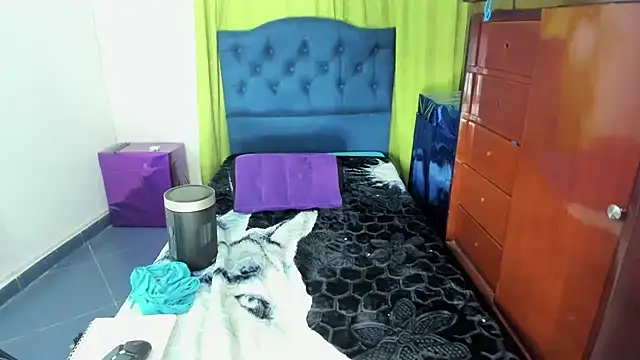  Angelinaandrade  online show from 01-14-25, 11:05