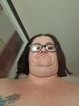 Snapshot of mcv131985 chatting on 12-31-24, 04:57 mcv131985 online show from 12-31-24, 04:57