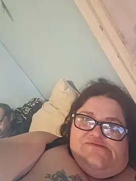 Snapshot of mcv131985 chatting on 01-12-25, 04:52 mcv131985 online show from 01-12-25, 04:52