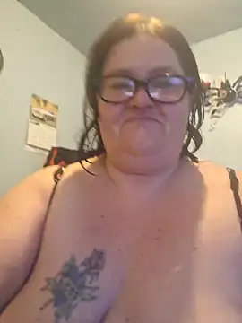 Snapshot of mcv131985 chatting on 02-11-25, 01:31 mcv131985 online show from 02-11-25, 01:31