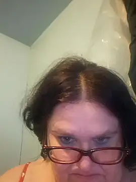 Snapshot of mcv131985 chatting on 03-09-25, 05:44 mcv131985 online show from 03-09-25, 05:44