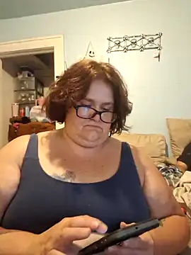 Snapshot of mcv131985 chatting on 09-15-25, 03:28 mcv131985 online show from 09-15-25, 03:28