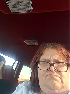 Snapshot of mcv131985 chatting on 03-04-26, 11:33 mcv131985 online show from 03-04-26, 11:33