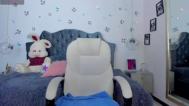 Snapshot of _Antonnela_ chatting on 12-11-24, 02:22  Antonnela  online show from 12-11-24, 02:22