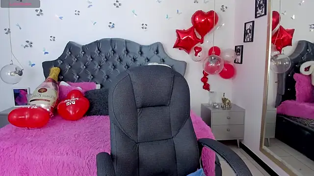 Snapshot of _Antonnela_ chatting on 02-18-25, 01:22  Antonnela  online show from 02-18-25, 01:22