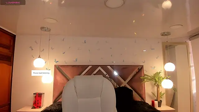 Snapshot of _Antonnela_ chatting on 09-20-25, 01:34  Antonnela  online show from 09-20-25, 01:34