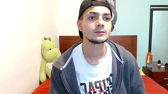 Snapshot of Jeffstyle18 chatting on 10-03-25, 12:07 Jeffstyle18 online show from 10-03-25, 12:07