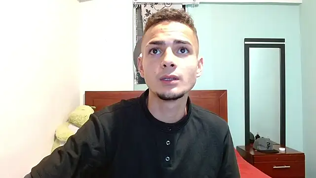 Snapshot of Jeffstyle18 chatting on 10-05-25, 01:15 Jeffstyle18 online show from 10-05-25, 01:15