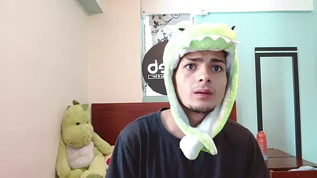 Snapshot of Jeffstyle18 chatting on 10-05-25, 04:49 Jeffstyle18 online show from 10-05-25, 04:49