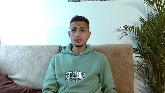 Snapshot of Jeffstyle18 chatting on 10-13-25, 07:47 Jeffstyle18 online show from 10-13-25, 07:47