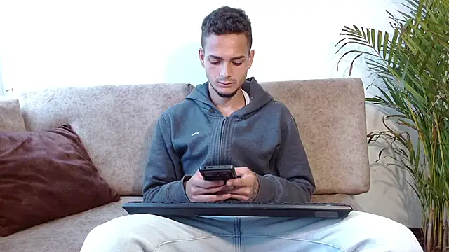 Snapshot of Jeffstyle18 chatting on 10-21-25, 07:03 Jeffstyle18 online show from 10-21-25, 07:03