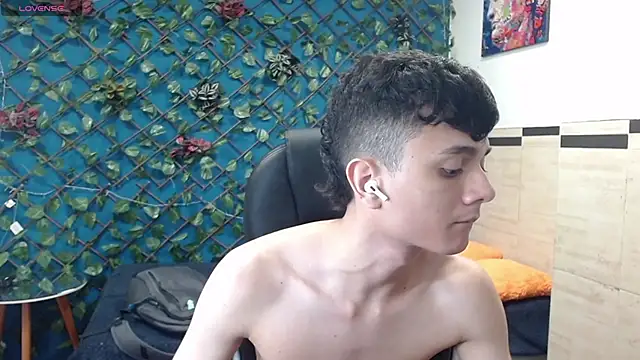 Snapshot of Waturox chatting on 01-14-25, 01:26 Waturox online show from 01-14-25, 01:26