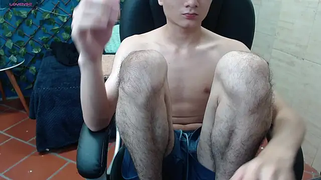 Snapshot of Waturox chatting on 01-28-25, 10:34 Waturox online show from 01-28-25, 10:34