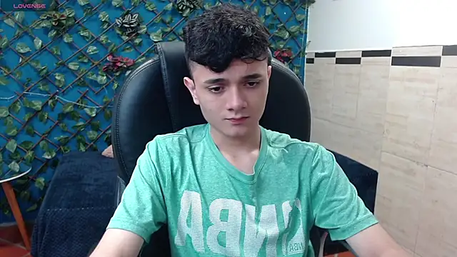 Snapshot of Waturox chatting on 01-29-25, 07:11 Waturox online show from 01-29-25, 07:11