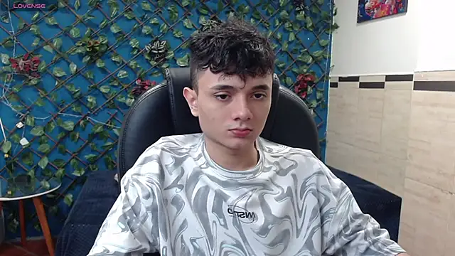 Snapshot of Waturox chatting on 01-31-25, 07:08 Waturox online show from 01-31-25, 07:08