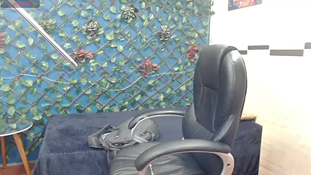 Snapshot of Waturox chatting on 02-07-25, 08:53 Waturox online show from 02-07-25, 08:53