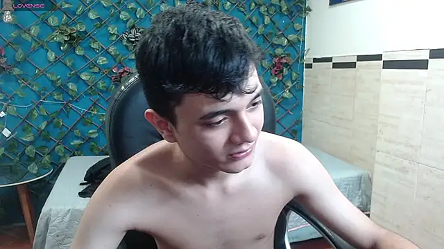 Snapshot of Waturox chatting on 10-02-25, 07:10 Waturox online show from 10-02-25, 07:10