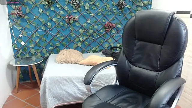 Snapshot of Waturox chatting on 10-07-25, 07:55 Waturox online show from 10-07-25, 07:55