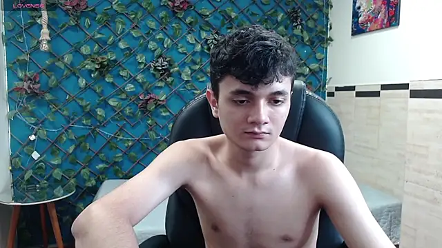 Snapshot of Waturox chatting on 10-16-25, 07:15 Waturox online show from 10-16-25, 07:15