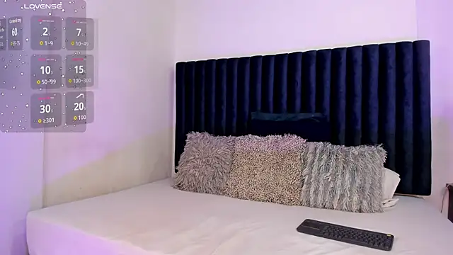 Snapshot of sophiieTaylor1 chatting on 02-09-26, 07:29 sophiieTaylor1 online show from 02-09-26, 07:29